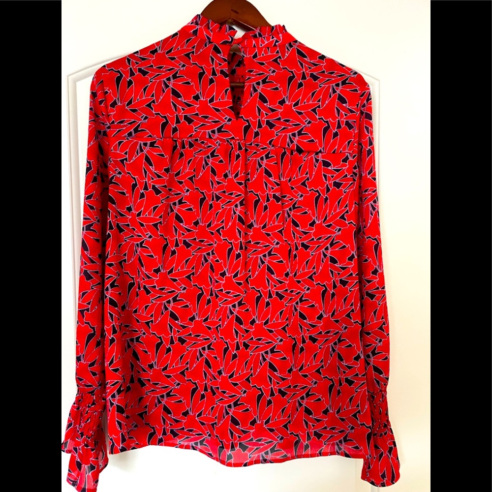Beautiful red and navy blue print Ann Taylor blouse.